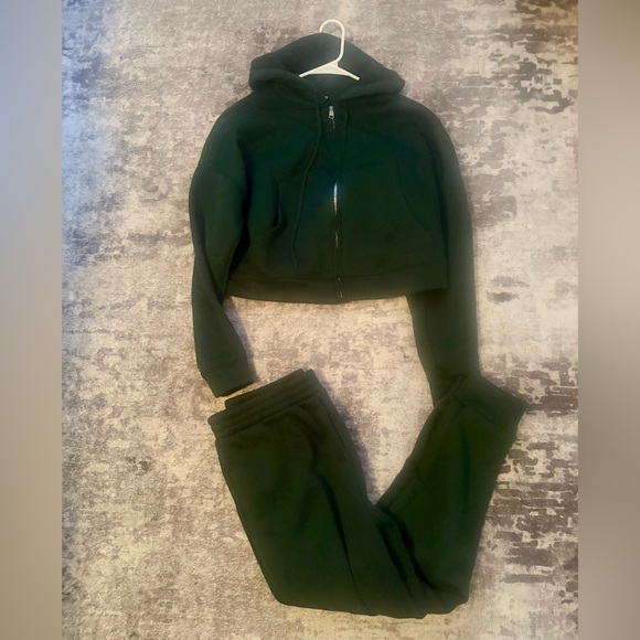 Fashion Nova Forest Green Women's Jogger Set - Picture 4 of 9